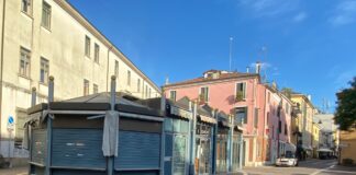 Rovigo: al via lo smantellamento del chiosco di piazza Merlin