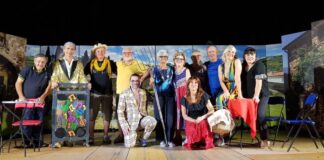 Al Teatro delle Regioni si sorride con “la gallina dalle uova d’oro”