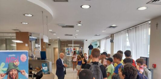 Una banca da scoprire: i ragazzi dell’Animazione Sportiva San Bortolo in visita a Bvr Banca Veneto Centrale