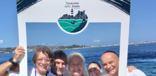 Dalla provincia di Rovigo allo Stretto di Messina: in cinque completano la traversata a nuoto