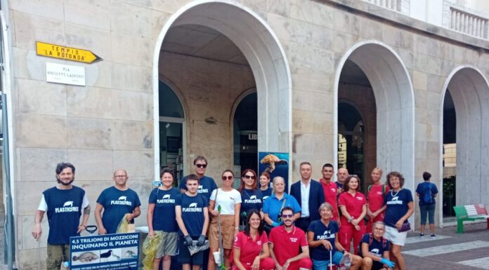 Due chili di mozziconi in appena due ore: Plastic Free ripulisce Rovigo